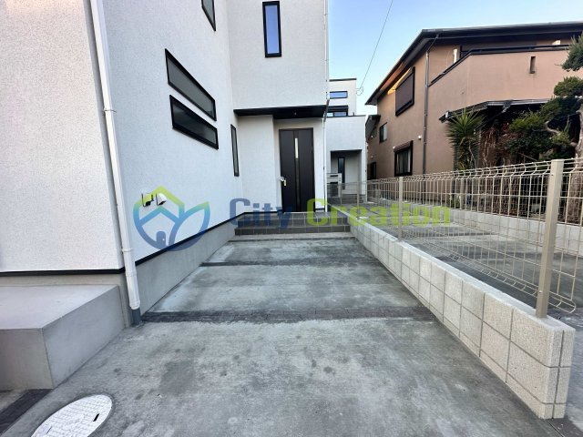 平塚市黒部丘　新築戸建ての駐車場