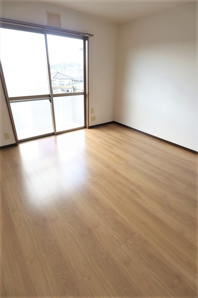 山城コーポＢ号棟の洋室