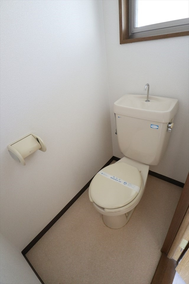 山城コーポＢ号棟のトイレ