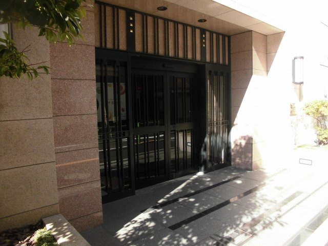 グラーサ銀座イーストの外観