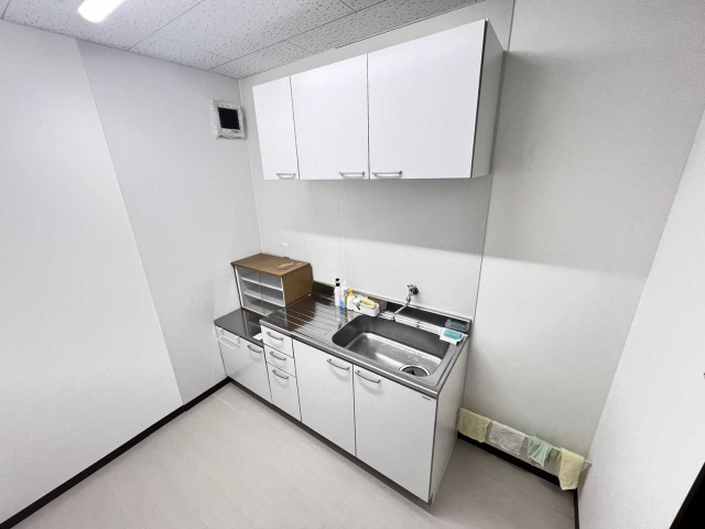 根石町 明照ビルのキッチン