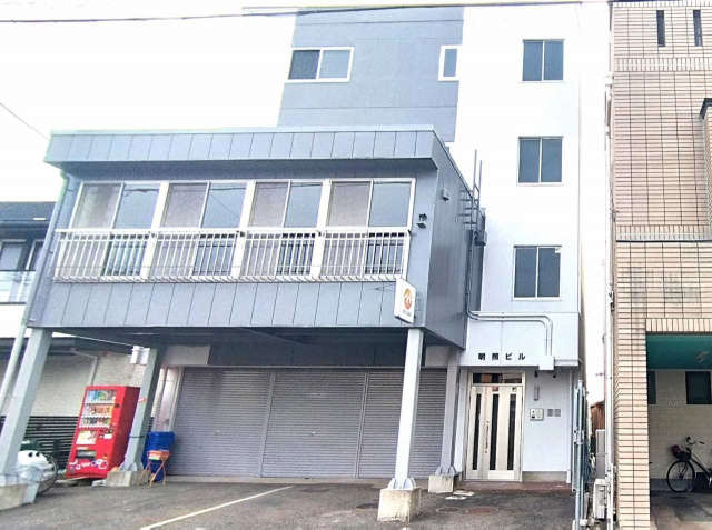 根石町 明照ビルの外観