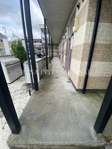 レオパレスピーヌスのエントランス