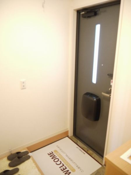 楽園　Ｂ棟の玄関