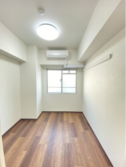 テンフォーティの洋室