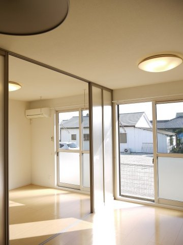 エステート陽だまりの居間・リビング