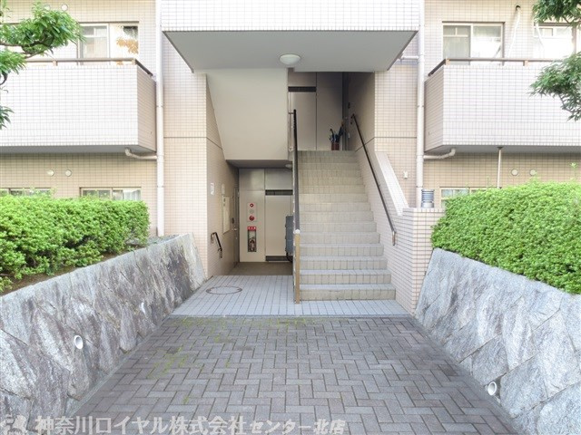 【エントランス】