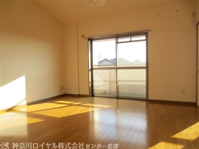 【居間・リビング】