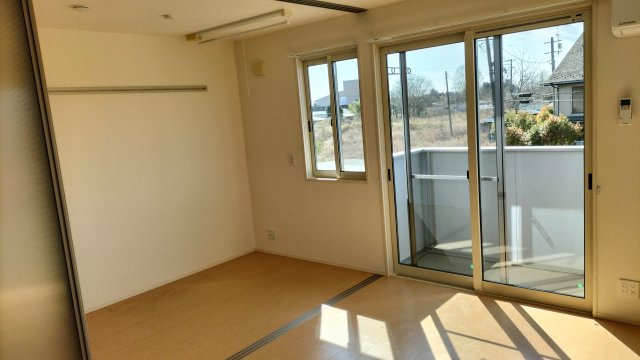大野駅徒歩5分　ピオニーハウス(家賃半額補助対象物件）の居間・リビング|おしゃれなリビングです