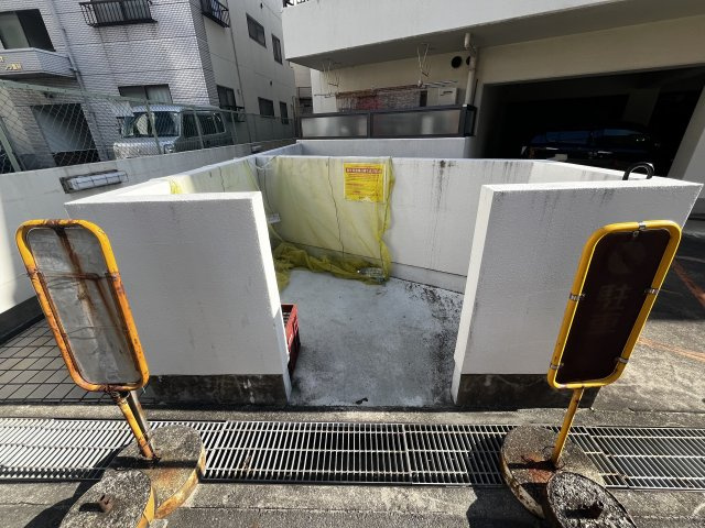 アメニティ曽根の駐車場