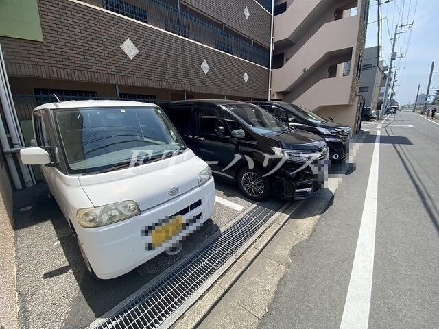 グランピリエの駐車場