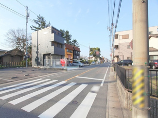 【前面道路含む現地写真】