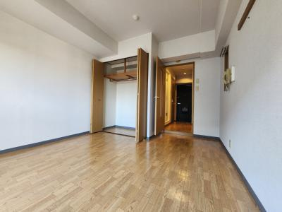 ジュネス二条の子供部屋|洋室