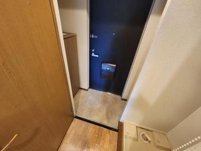 ジュネス二条の玄関