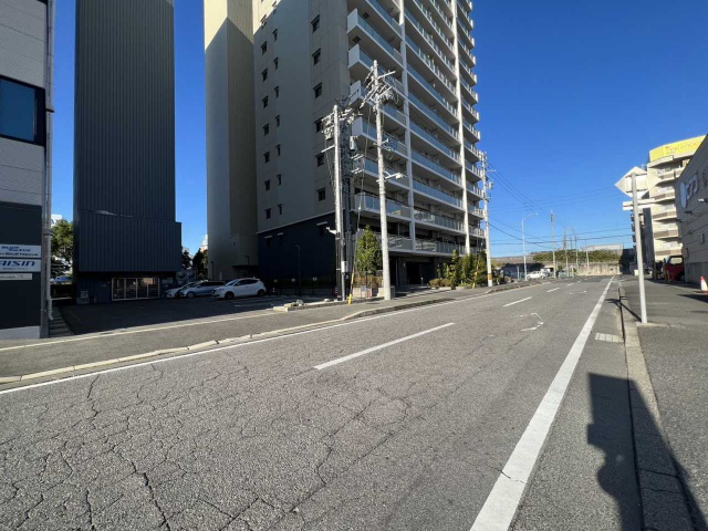 ツインパークビルの駐車場