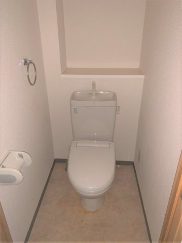 BlueWing鯉江本町のトイレ