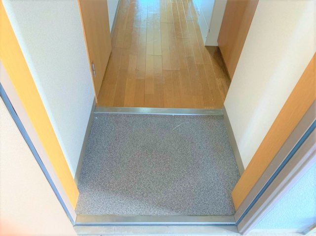 BlueWing鯉江本町の玄関