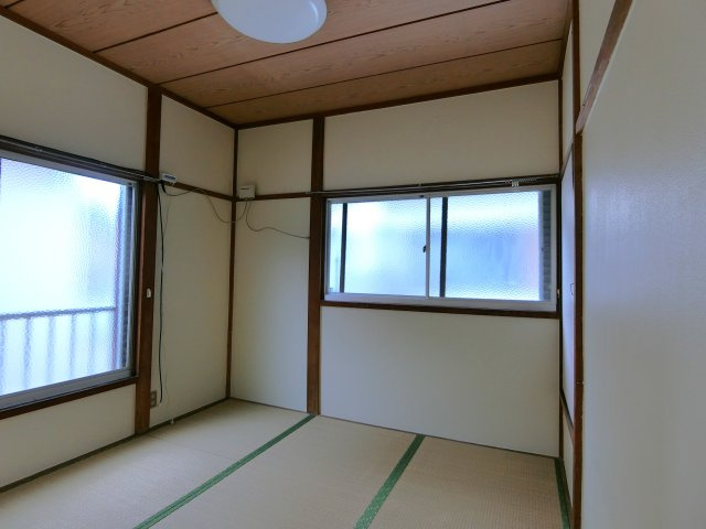 三階貸家の和室