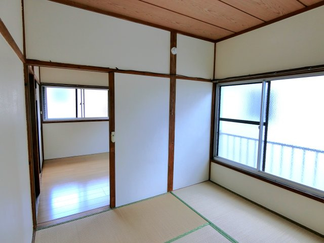 三階貸家の和室