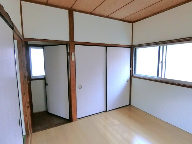 三階貸家の洋室