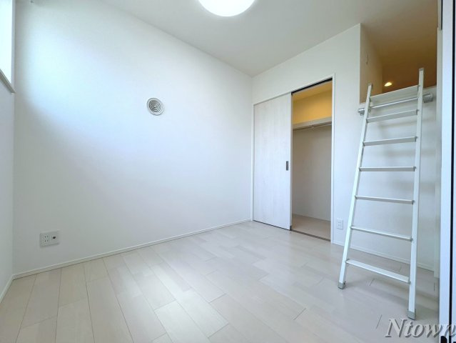 【洋室】 | ハーモニーテラス志賀町Ⅸ | ゆったりした洋室です