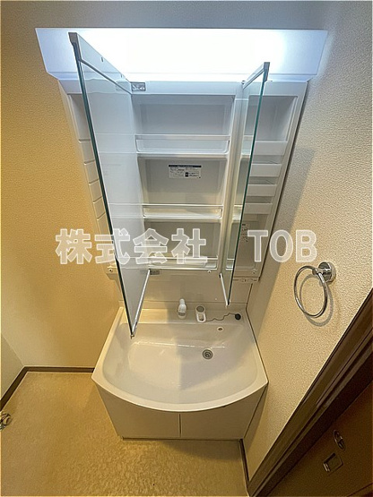 【独立洗面台】 | アベニュー浜田山 | 1F　3面鏡シャンプードレッサー