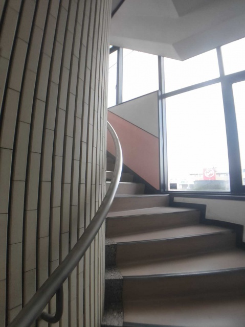 半田市 丸万ビルの内装