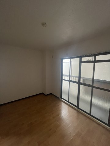プレアール蔀屋本町の洋室