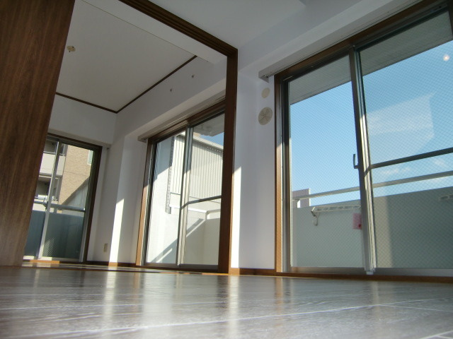 コンブリオアダチの居間・リビング