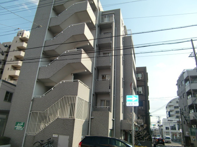 コンブリオアダチ