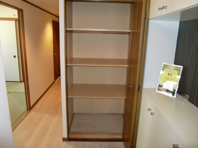 コンブリオアダチの内装|玄関収納