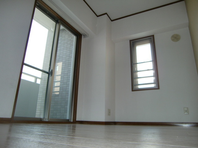 コンブリオアダチの洋室