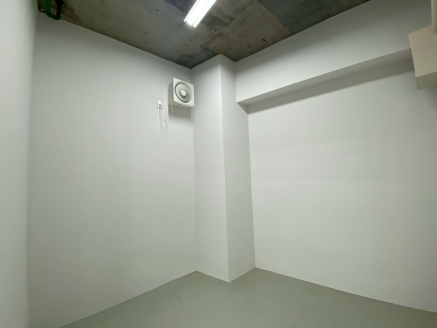 康生通南 マルワビルの内装