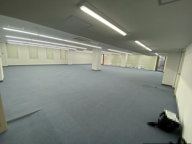 康生通南 マルワビルの内装