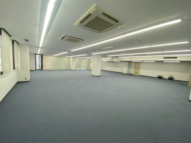 康生通南 マルワビルの内装