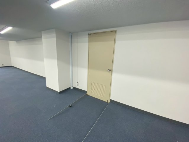 康生通南 マルワビルの内装