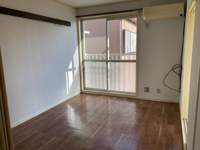 イズの居間・リビング