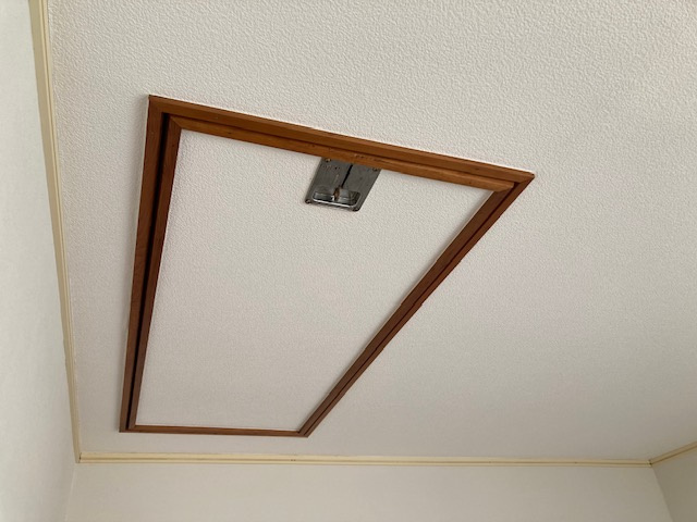 イズの収納|屋根裏収納