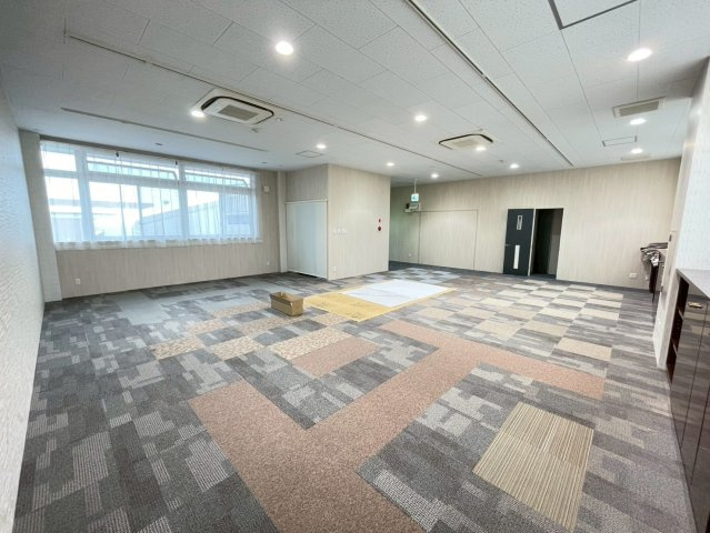 福岡町 佐藤様貸事務所の内装