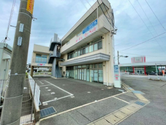 福岡町 佐藤様貸事務所の駐車場