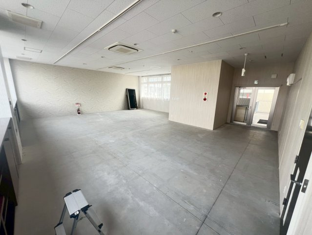 福岡町 佐藤様貸事務所の内装