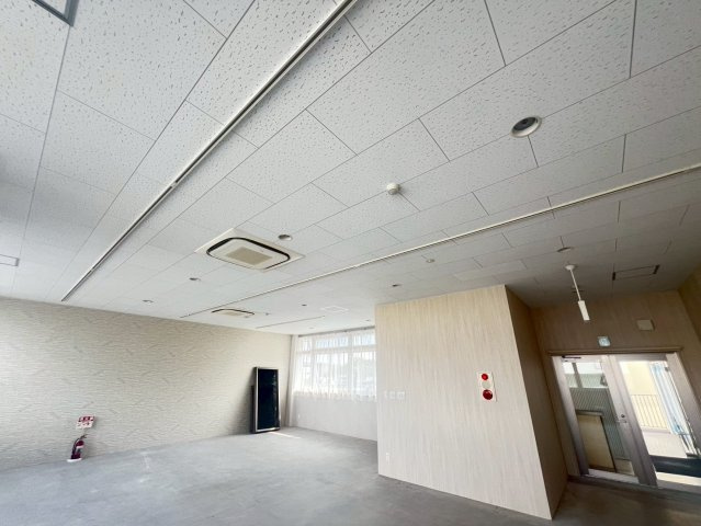 福岡町 佐藤様貸事務所の内装