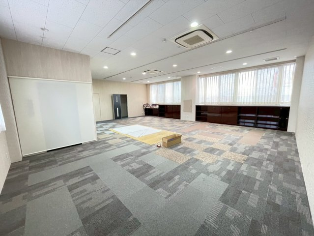 福岡町 佐藤様貸事務所の内装