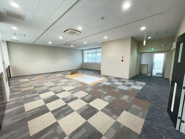 福岡町 佐藤様貸事務所の内装