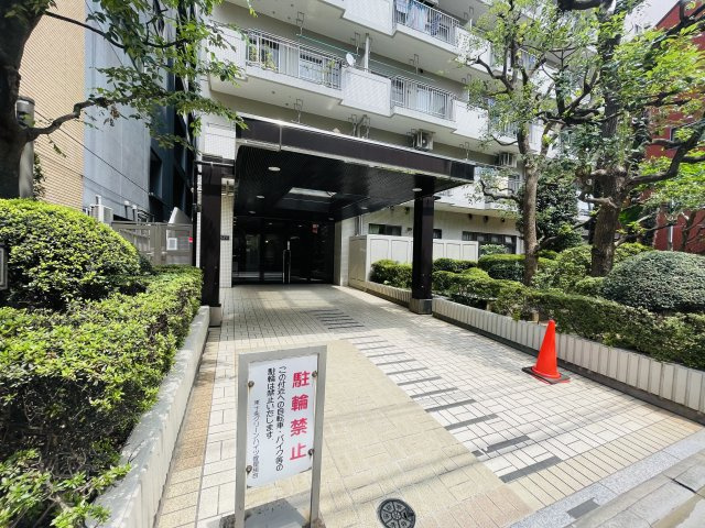 東十条グリーンハイツのエントランス