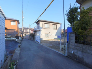 【前面道路含む現地写真】