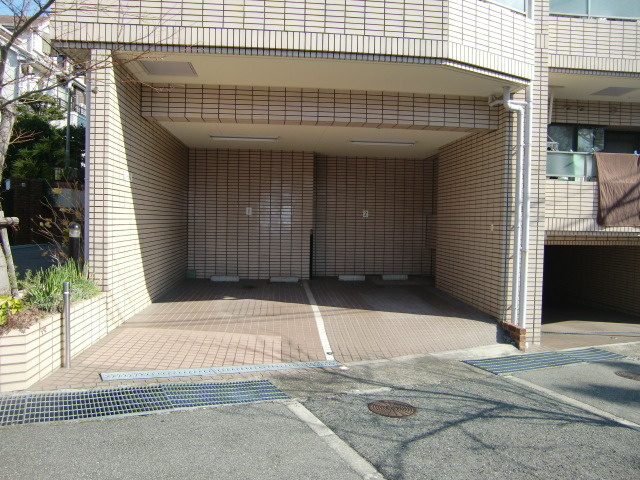 サンヴェール青谷の駐車場