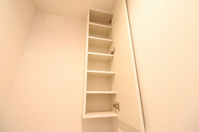 ローレルハイムのトイレ|トイレ棚