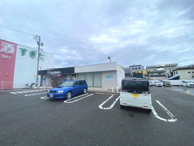 ピボット蒲郡コートBの駐車場