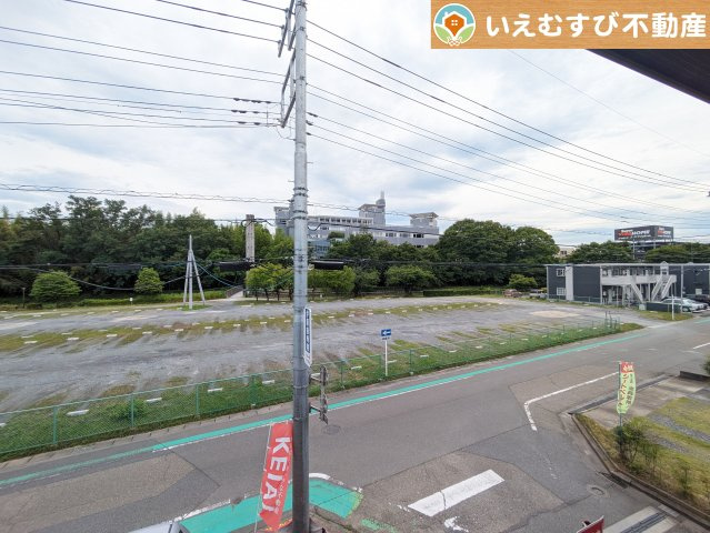 Zut PLUS　本庄市本庄8期の展望|高い建物が無く開放感のある展望
バルコニーからの展望も開けていてのどかな景色が望めます。日当りも良いですね♪